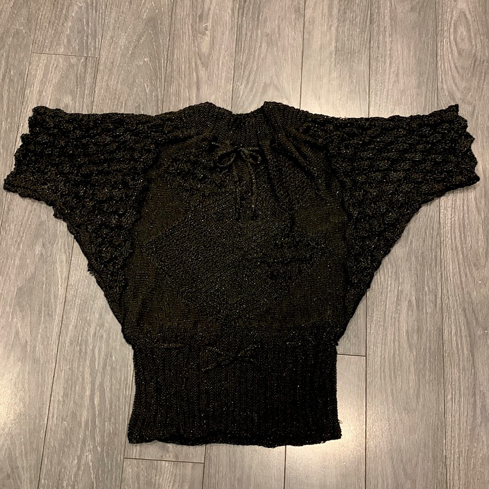Short sleeve sweater